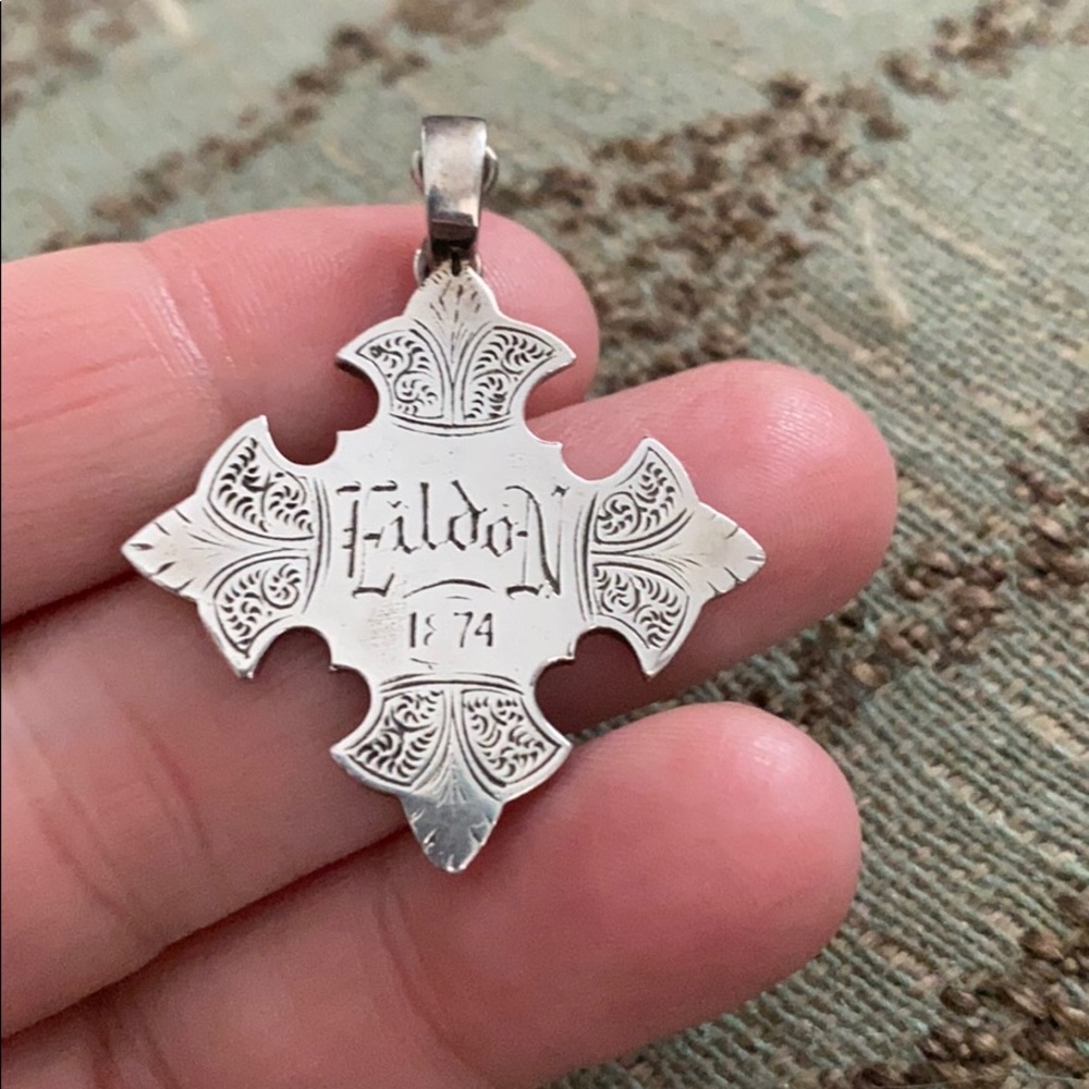 Vintage Ornate Sterling Silver Engraved Charm!